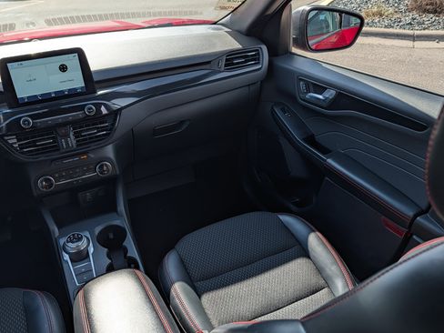 Used 2025 Ford Escape ST-Line image 14