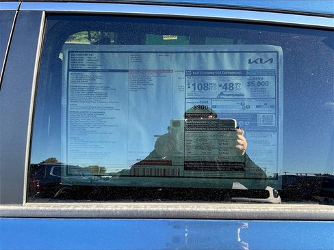 New 2025 Kia Niro EX image 17