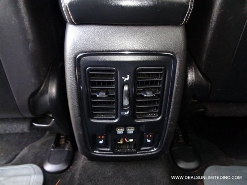 Used 2015 Jeep Grand Cherokee Limited image 18