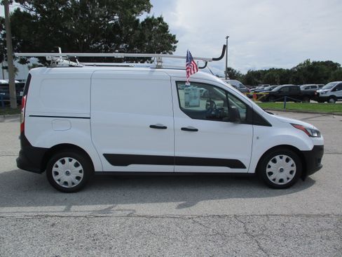 Used 2022 Ford Transit Connect XL image 8