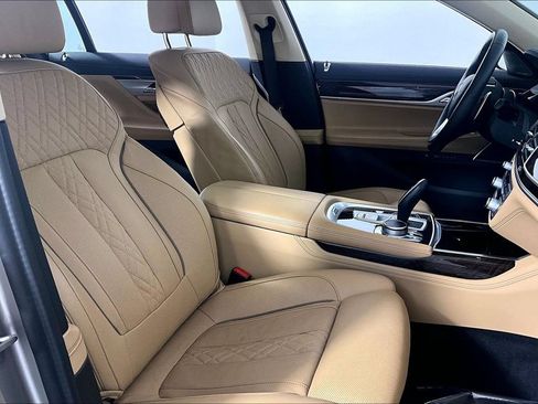 Used 2022 BMW 750Li xDrive AWD/4WD image 7