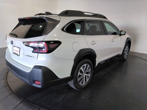 Used 2024 Subaru Outback Premium image 5