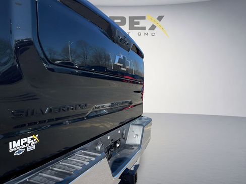 Used 2024 Chevrolet Silverado 1500 LT w/ Z71 Off-Road Package AWD/4WD image 33