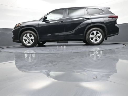 Certified 2025 Toyota Highlander LE AWD/4WD image 34