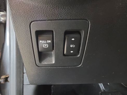 Used 2018 Ford F150 Lariat w/ Equipment Group 502A Luxury AWD/4WD image 19