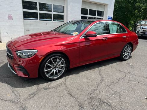 Used 2021 Mercedes-Benz E 350 4MATIC Sedan image 3