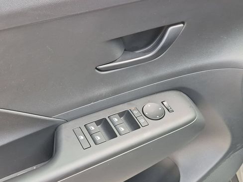 Used 2024 Hyundai Kona SEL AWD/4WD image 11