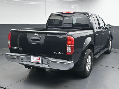 Used 2016 Nissan Frontier SV image 8