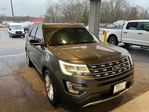 Used 2016 Ford Explorer XLT w/ Equipment Group 202A image 1