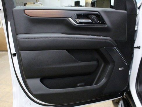 New 2026 GMC Yukon XL Denali image 17