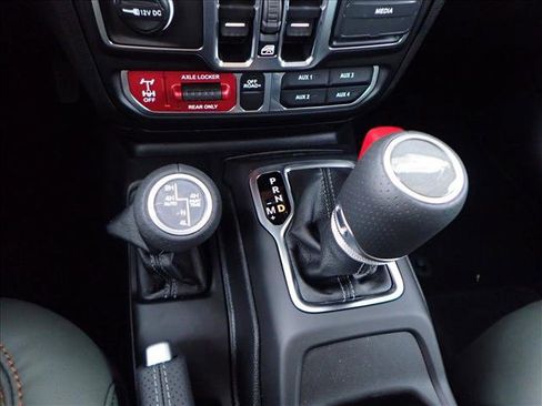 New 2025 Jeep Gladiator Mojave image 23