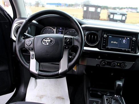 Used 2016 Toyota Tacoma SR5 image 24