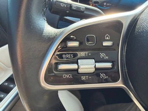 Used 2021 Mercedes-Benz GLA 250 4MATIC image 34
