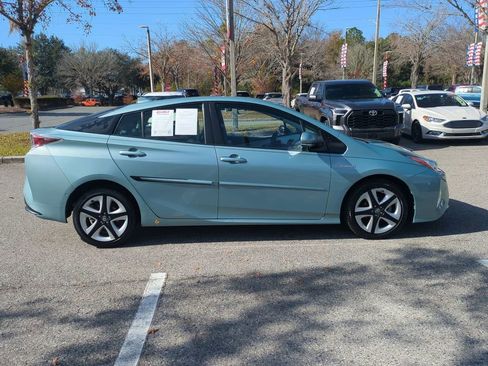 Used 2017 Toyota Prius Four Touring image 4