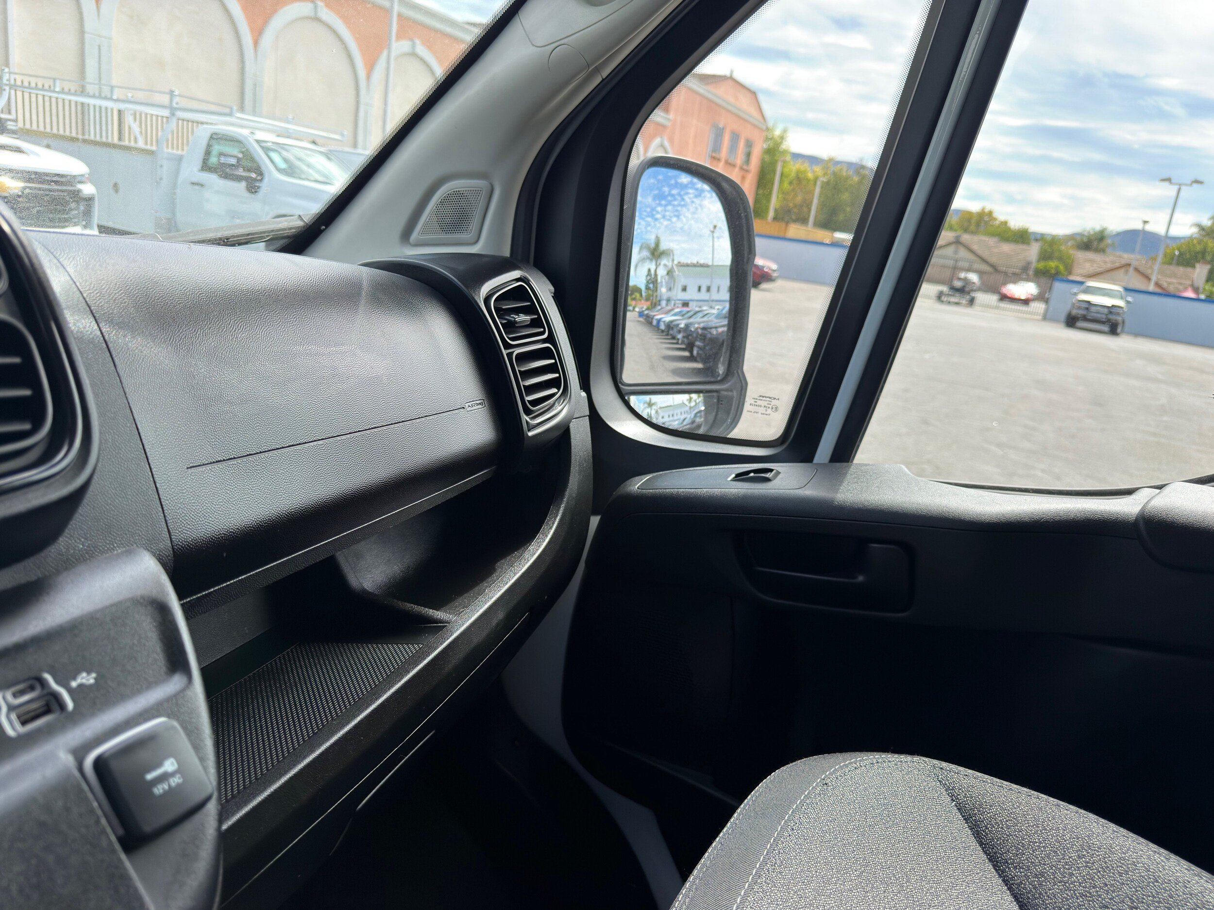 Used 2025 RAM ProMaster 2500 w/ U-Haul Equipment Group FWD image 35