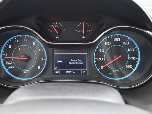Used 2018 Chevrolet Cruze LS FWD image 15