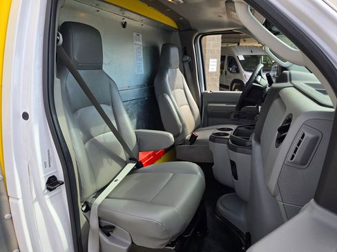 Used 2024 Ford E-350 and Econoline 350 Super Duty w/ Driver's Safety Package image 28