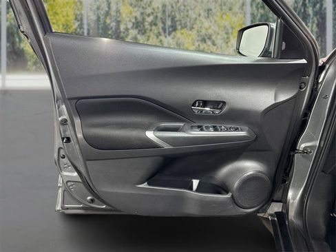 Used 2021 Nissan Kicks SV image 18