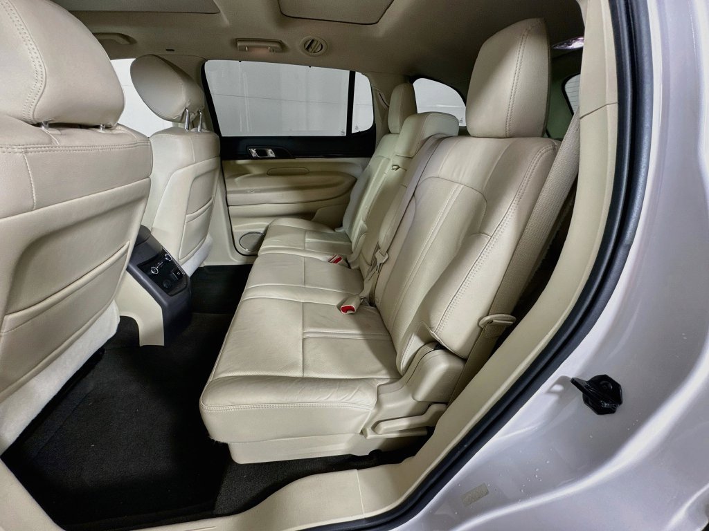 Used 2019 Lincoln MKT AWD image 29