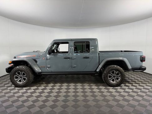 Certified 2024 Jeep Gladiator Mojave AWD/4WD image 9