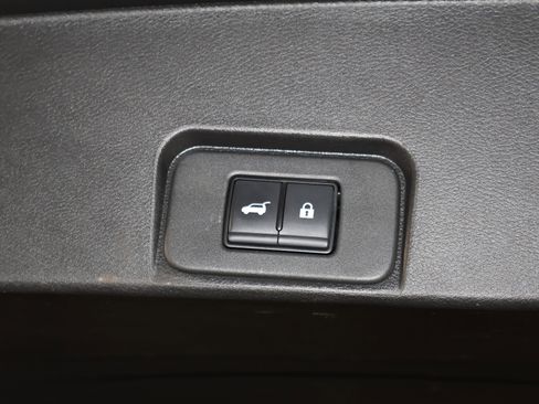 Used 2025 Nissan Rogue SV image 50