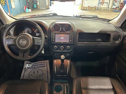 Used 2016 Jeep Patriot High Altitude AWD/4WD image 32