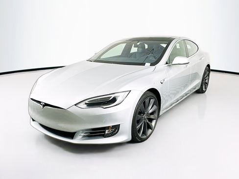 Used 2017 Tesla Model S 75 image 3