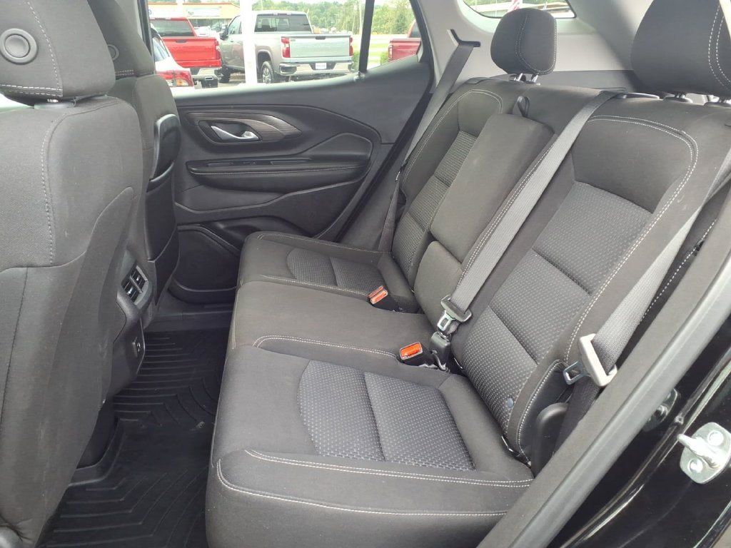 Used 2024 GMC Terrain SLE w/ Driver Convenience Package FWD image 15