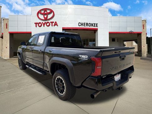 Used 2025 Toyota Tacoma TRD Off-Road AWD/4WD image 7