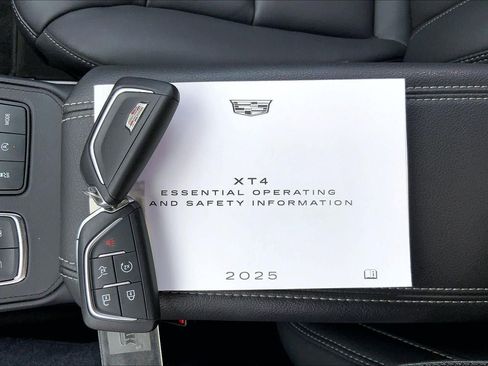 Used 2025 Cadillac XT4 Premium Luxury FWD image 12