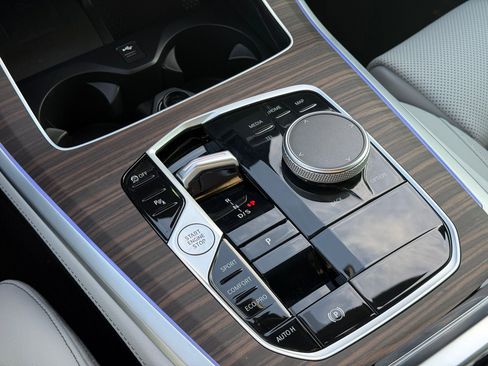 Used 2025 BMW X5 sDrive40i w/ Premium Package image 26