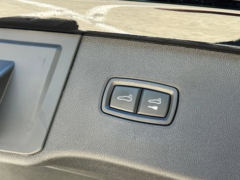 Certified 2025 Porsche Cayenne E-Hybrid AWD/4WD image 21