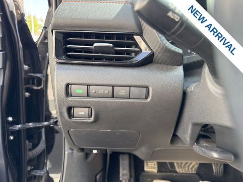 Used 2022 Nissan Sentra SR w/ SR Premium Package image 18