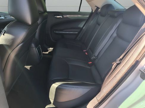 Used 2022 Chrysler 300 Touring L RWD image 22