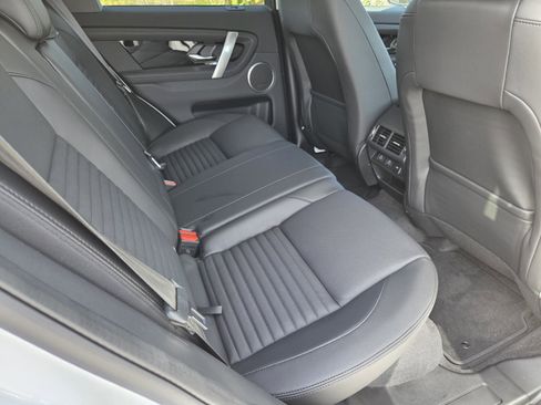 Used 2025 Land Rover Discovery Sport S image 5
