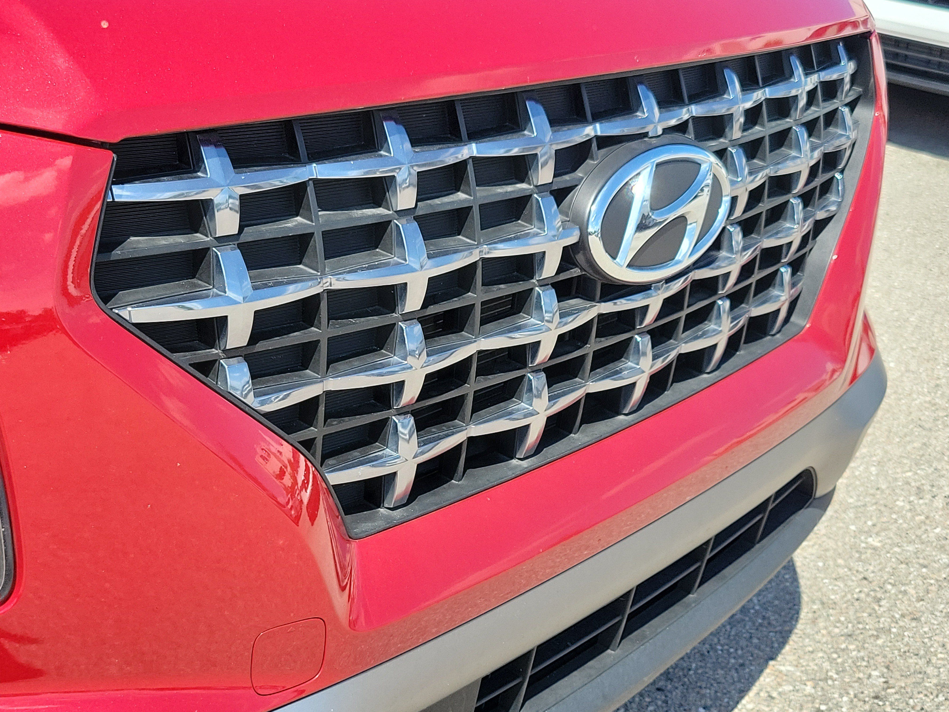 Used 2022 Hyundai Venue Limited FWD image 11