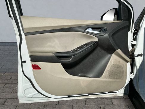 Used 2018 Ford Focus SE image 8