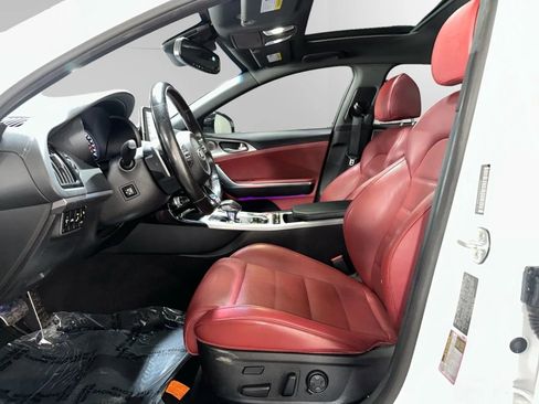 Used 2020 Kia Stinger GT2 image 2