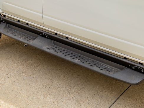 Used 2024 Ford Bronco Badlands image 13