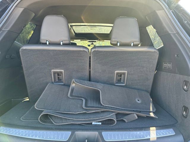 Used 2023 Cadillac XT6 Premium Luxury w/ Technology Package FWD image 18