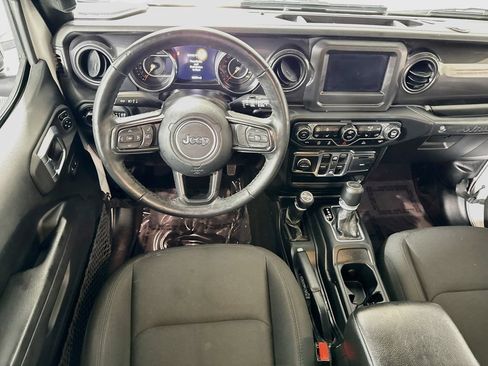 Used 2022 Jeep Wrangler Unlimited Sport AWD/4WD image 3