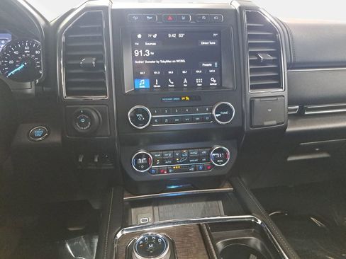 Used 2019 Ford Expedition Limited w/ Equipment Group 302A AWD/4WD image 21