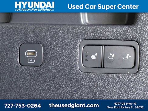 Certified 2023 Hyundai Palisade Limited FWD image 17