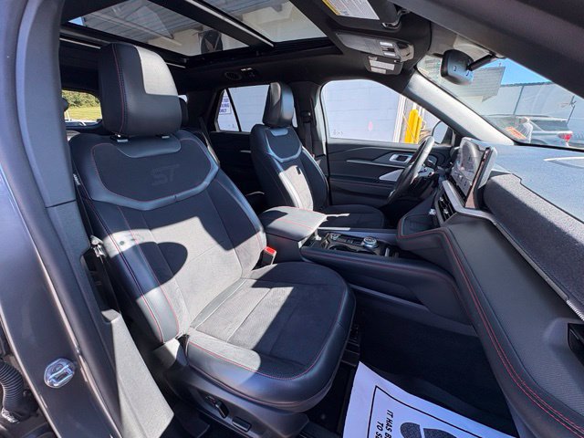 Used 2025 Ford Explorer ST w/ Sun And Sound Package AWD/4WD image 29