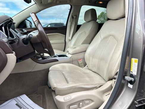 Used 2011 Cadillac SRX Luxury FWD image 18