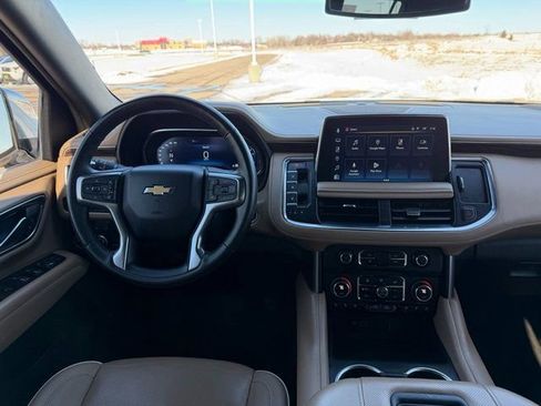 Used 2024 Chevrolet Suburban Premier image 29