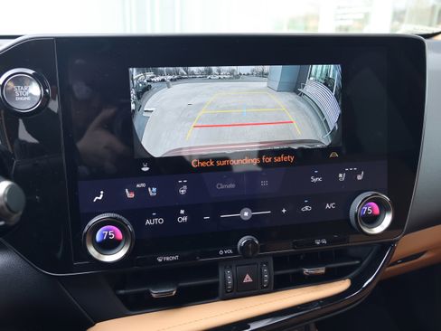 Used 2025 Lexus NX 250 FWD w/ Cold Area Package image 26