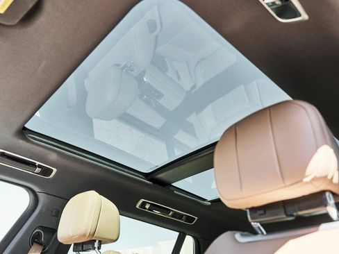 Used 2025 Land Rover Range Rover Long Wheelbase SE image 49