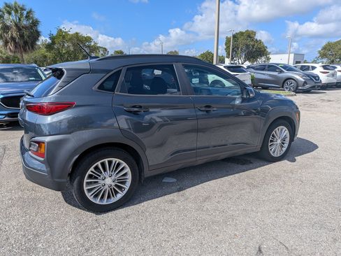 Used 2018 Hyundai Kona SEL w/ SEL Tech Package 02 FWD image 4