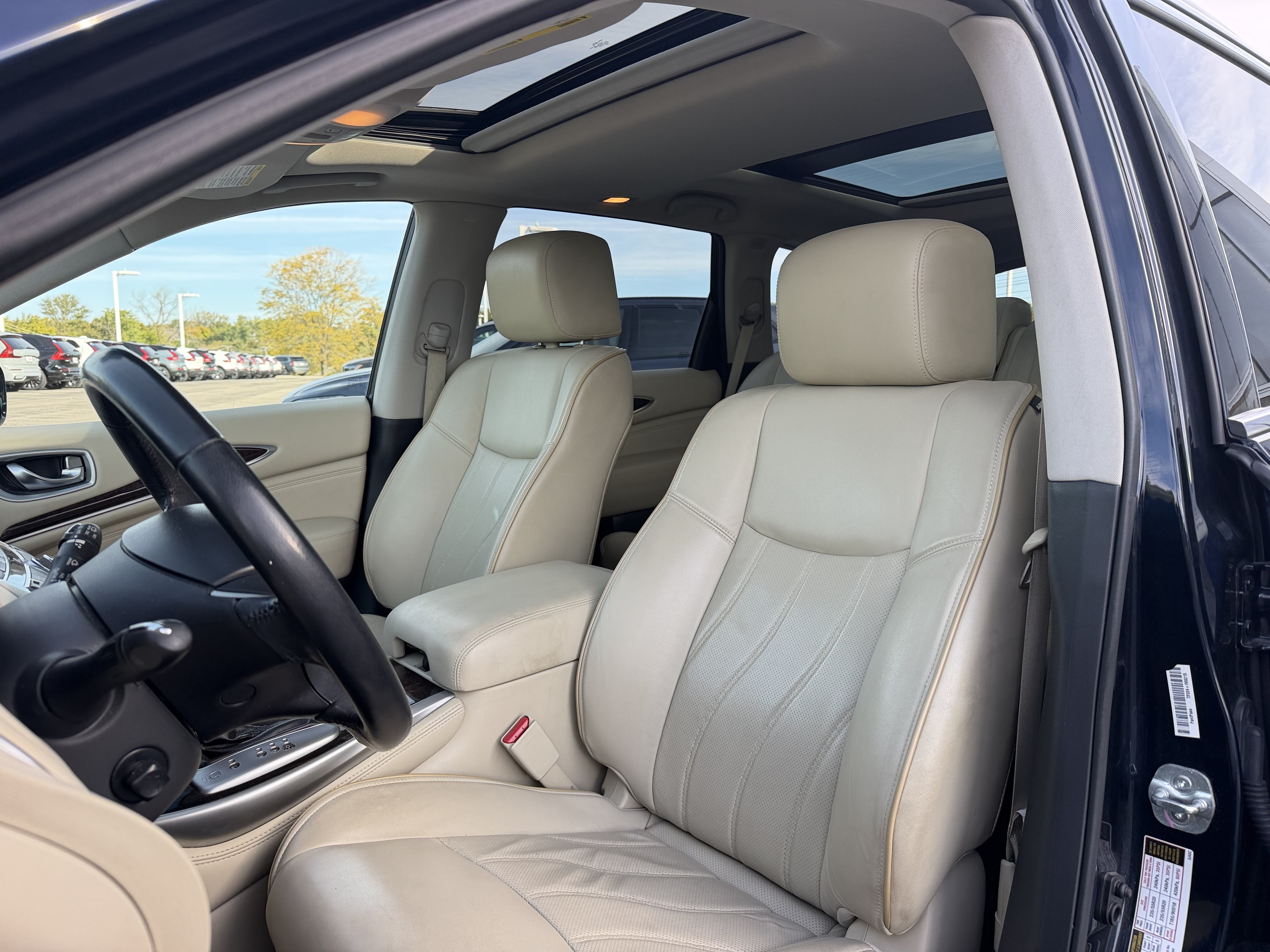 Used 2015 INFINITI QX60 Luxe w/ Deluxe Touring Package AWD/4WD image 8